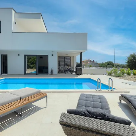 Villa Mayla Ližnjan