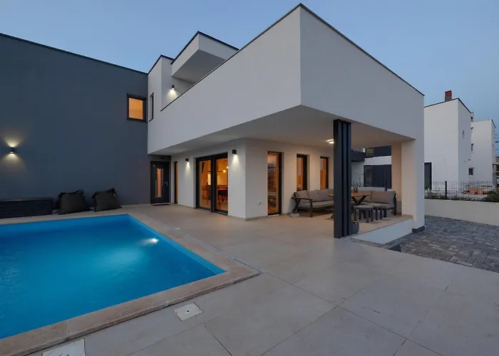 Villa Mayla
