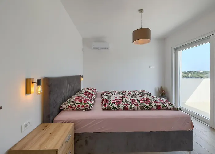 Mayla Villa