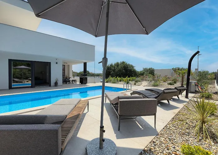 Mayla Villa