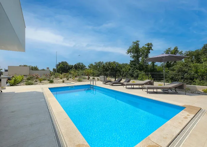 Villa Mayla