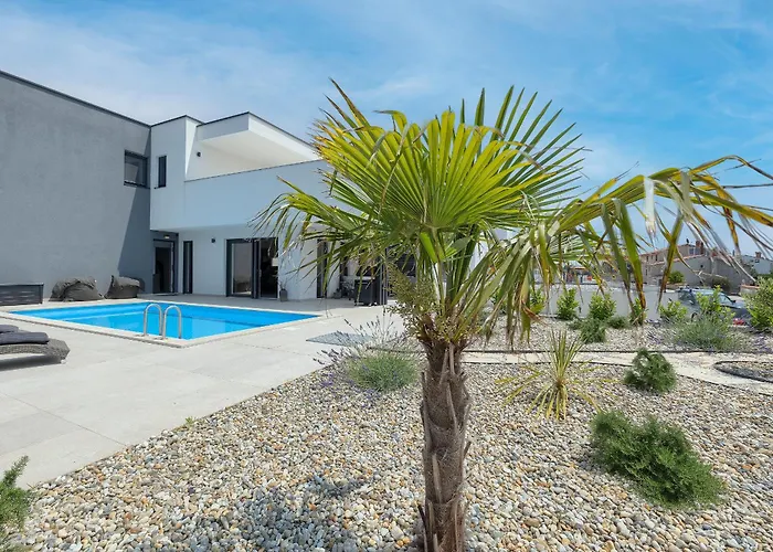 Mayla Villa